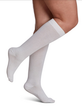 Load image into Gallery viewer, Sigvaris Casual Cotton Compression Socks White Women&#39;s
